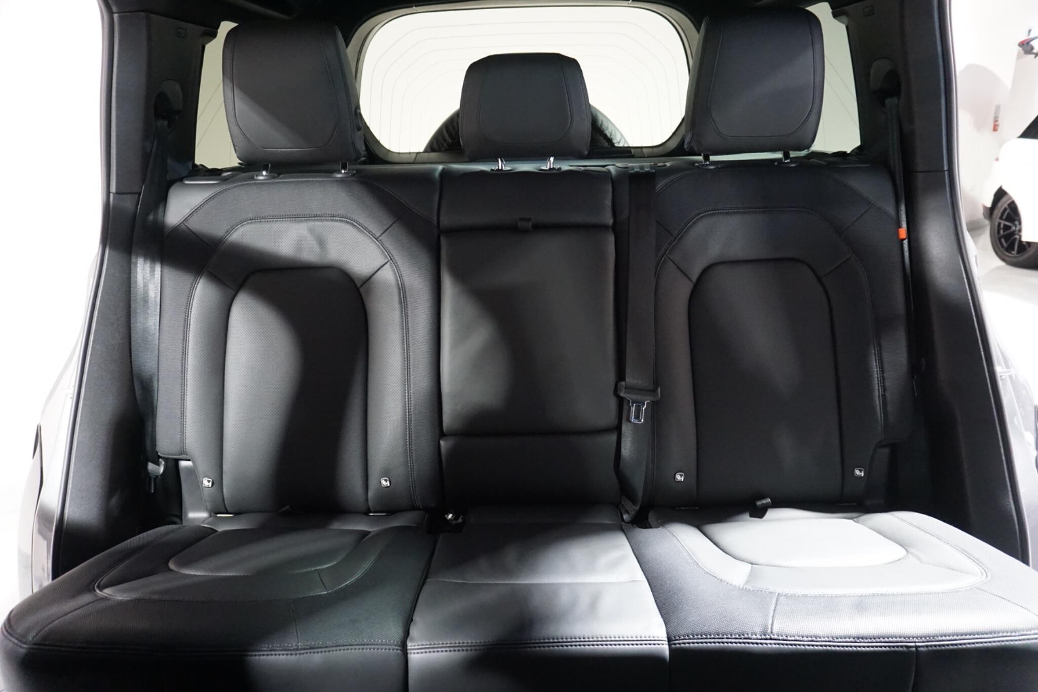 Land Rover Defender 110 2.0 P400e 15.4kWh X-Dynamic HSE SUV 5dr Petrol Plug-in Hybrid Auto 4WD Euro 6 (s/s) (404 ps)